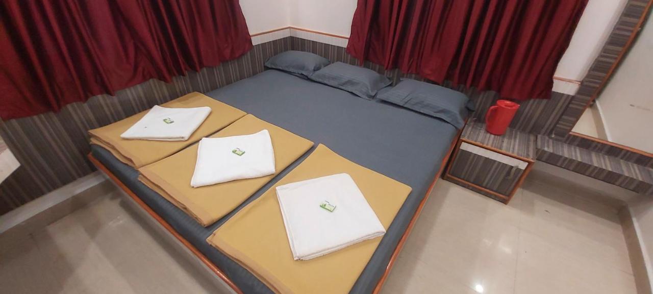 Sai Raghunandan Guest House Shirdi Buitenkant foto