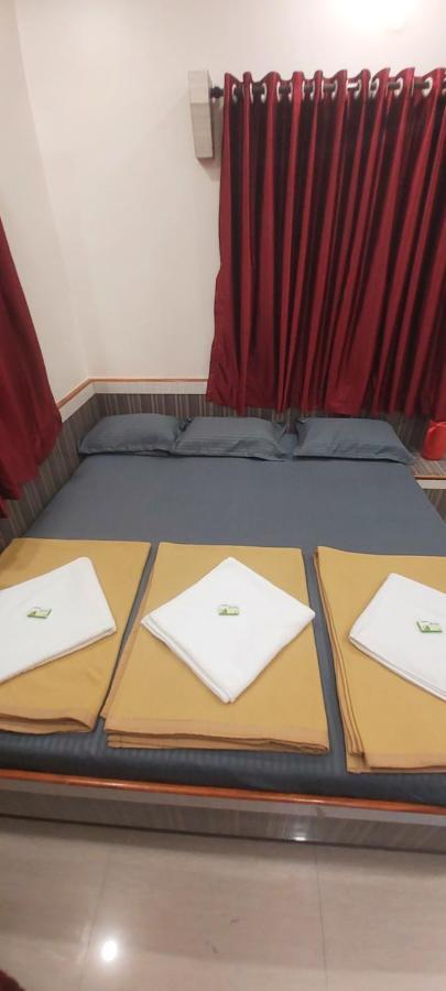 Sai Raghunandan Guest House Shirdi Buitenkant foto