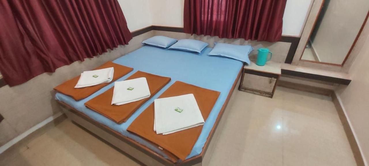 Sai Raghunandan Guest House Shirdi Buitenkant foto