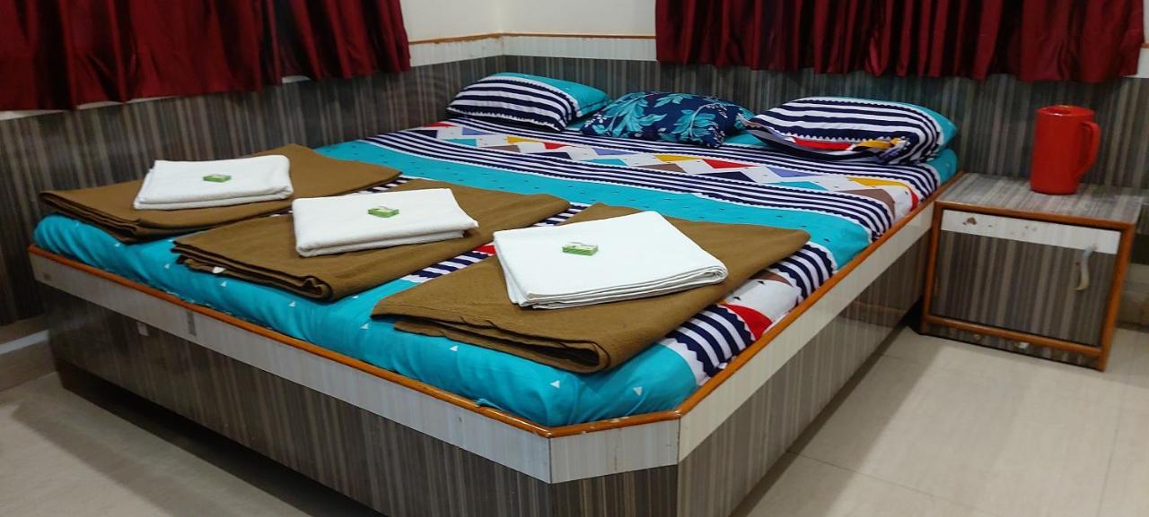 Sai Raghunandan Guest House Shirdi Buitenkant foto